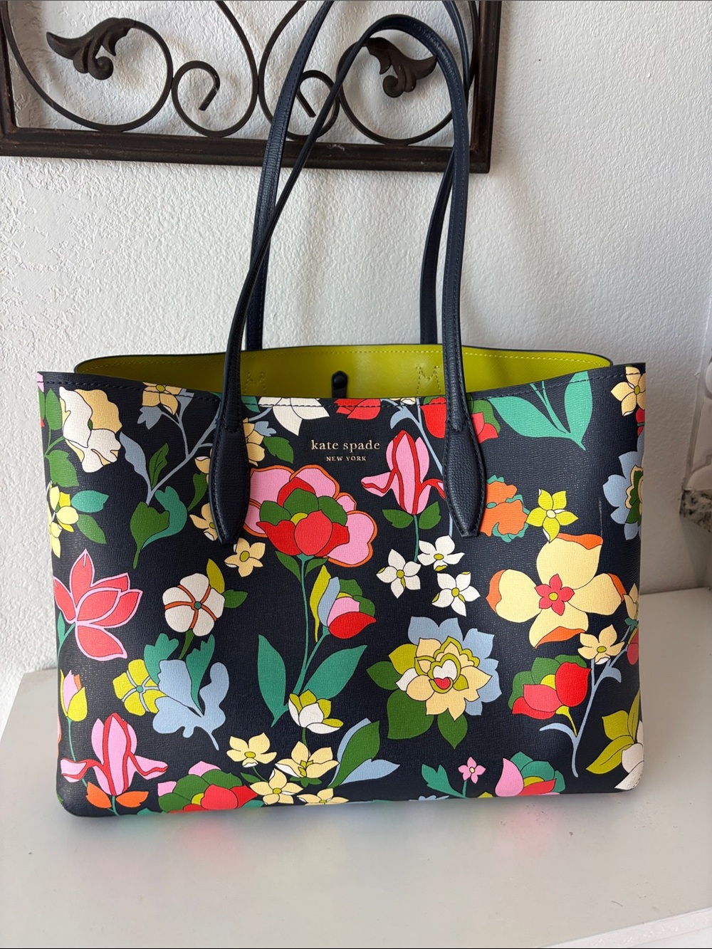 kate spade 🩷❤️♥️ Multicolor Floral Tote with Lime Interior